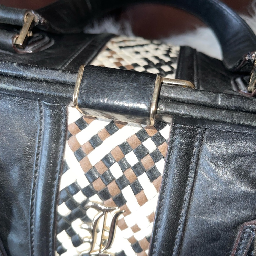 Authentic Black and cream L.A.M.B
Satchel Handbag by Gwen Stefani - Picture 10 of 14